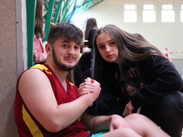 Zawody powiatowe w Piłce Halowej Chłopców