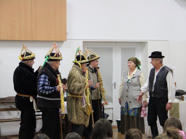 FOTORELACJA z wydarzeń odbywających się w naszym liceum z okazji "Walentynek" 