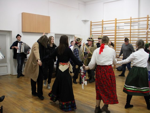 FOTORELACJA z wydarzeń odbywających się w naszym liceum z okazji "Walentynek" 